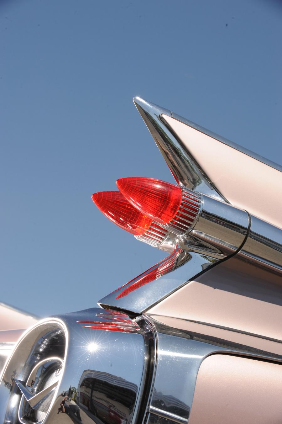 Детали экстерьера Cadillac Eldorado Biarritz 1959 года  (фото 28 из 48)